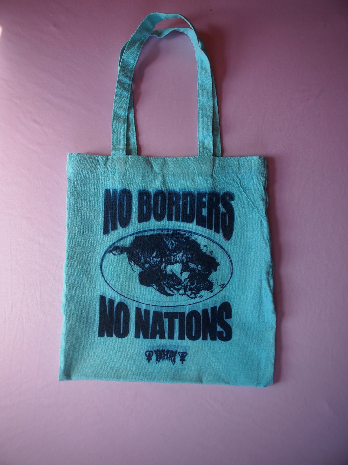"NO BORDERS NO NATIONS" Pangea Continental Drift Canvas Tote Bag